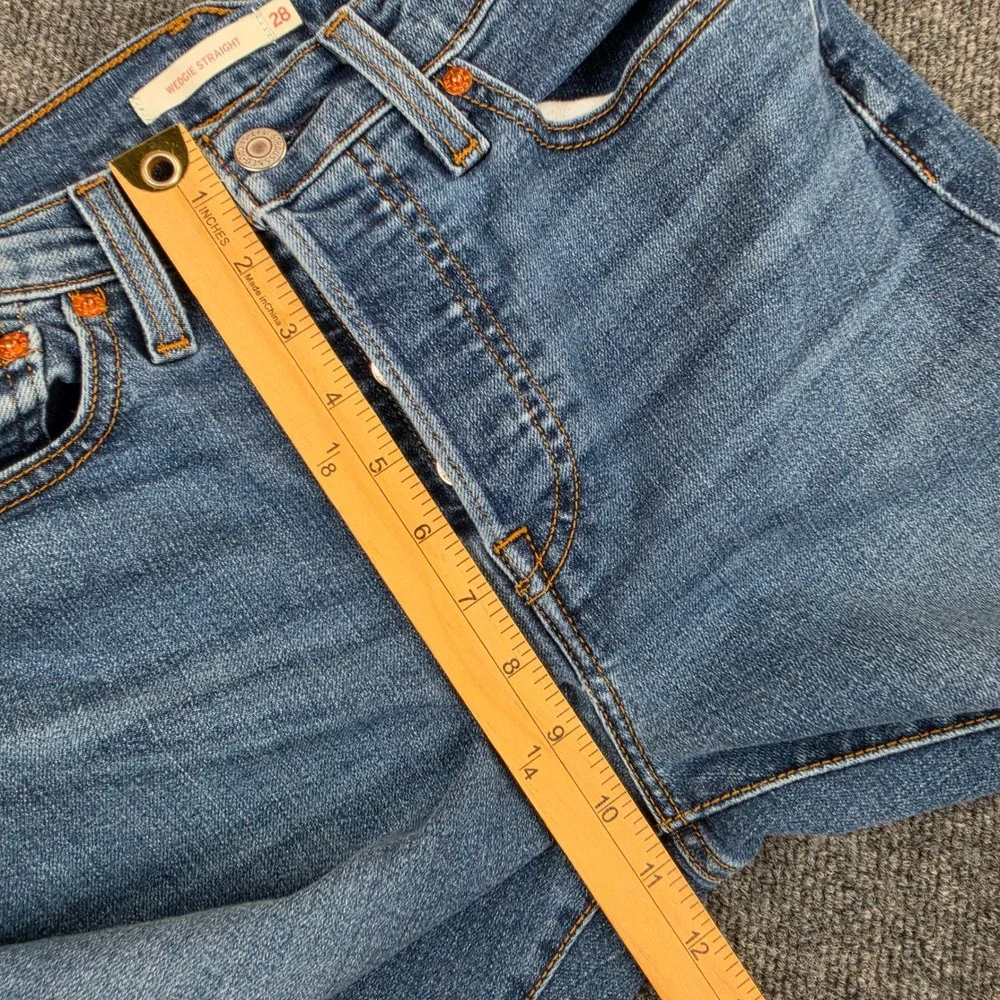 Levis Wedgie Straight Jeans Women's 28 High Rise Button Fly Stretch Denim Blue